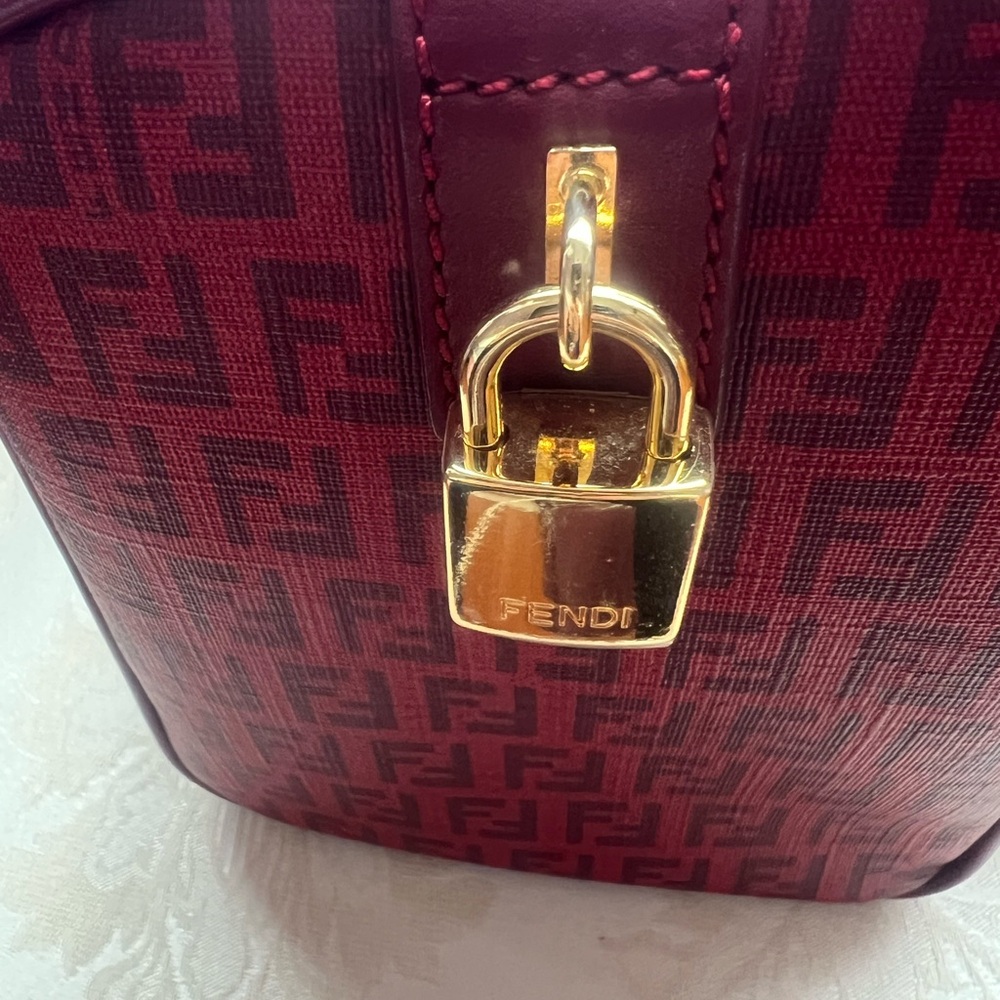 Fendi Red Handbag with Gold Hardware & dust bag - Picture 4 of 15
